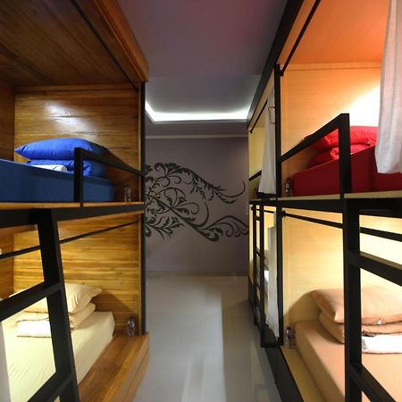 Dong Paloh Hostel 문덕 외부 사진