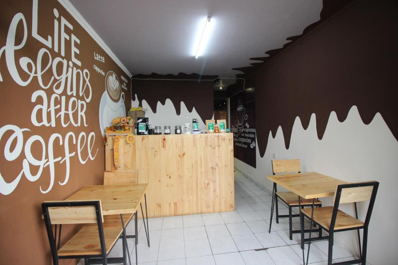 Dong Paloh Hostel 문덕 외부 사진